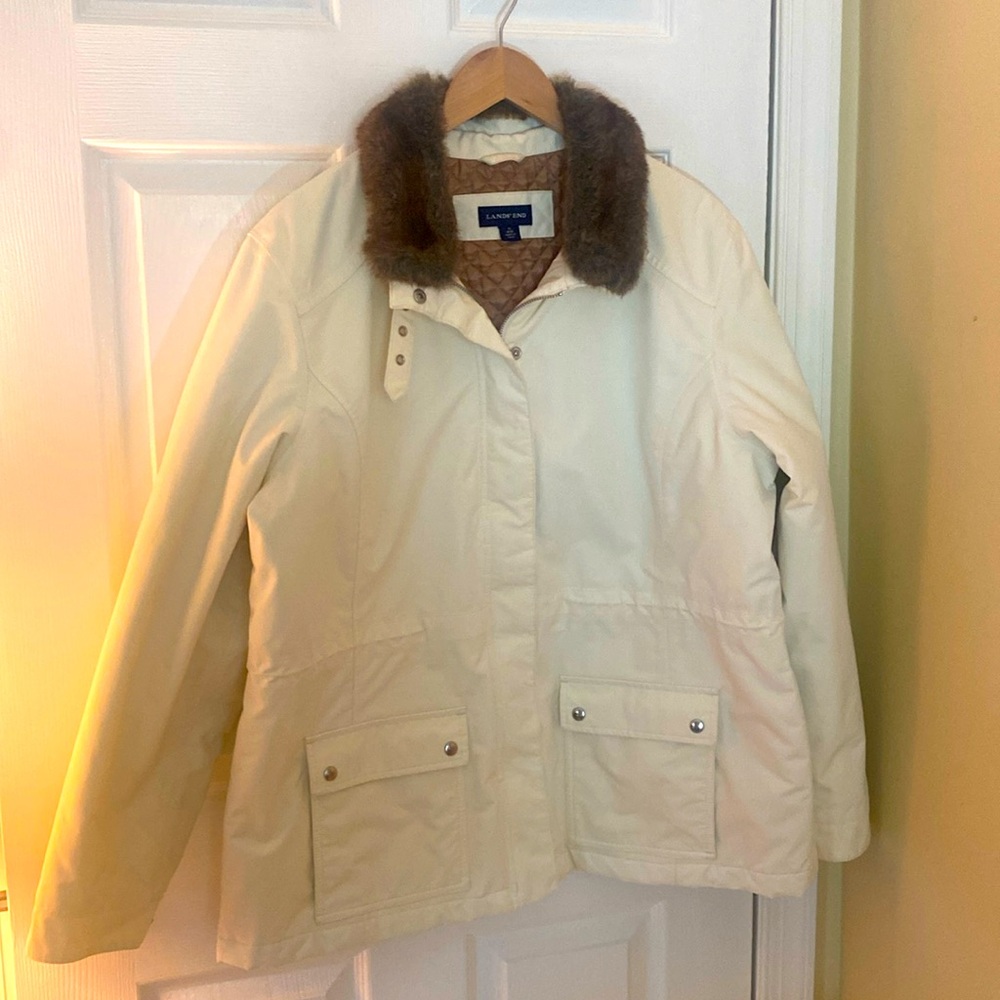 Lands’ End winter coat XL 18-20 Cream Canvas fur trimmed